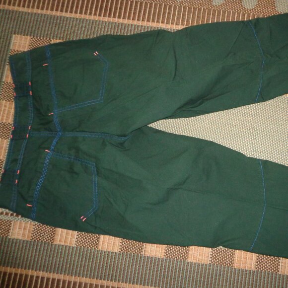 Title nine Boulder Knicker Ripstop Capris 4 Forest Zip/Double Snap Closure - Picture 3 of 12